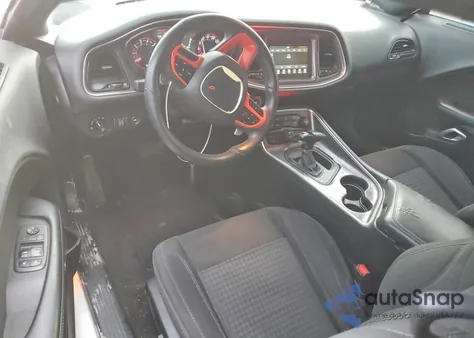 2018 Dodge Challenger Sxt z USA, uszkodzony, nr VIN 2C3CDZAG8JH138517